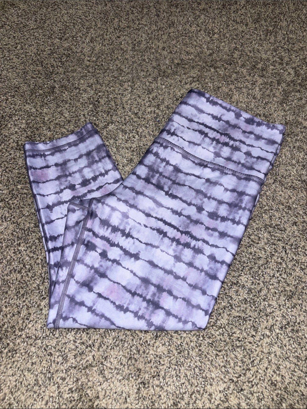 Athleta Elation Capri Legging (20”) size large